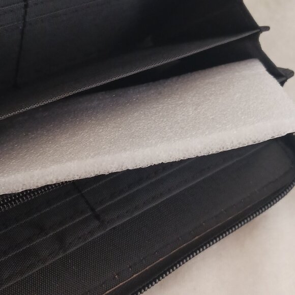 New Excellent Condition Multi Color Fabric Zip Around Wristlet Wallet - Picture 7 of 7